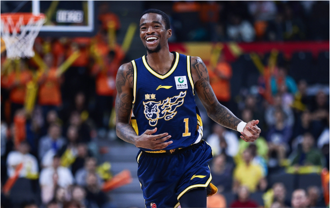 九游娱乐下载-升第一!胡明轩决战连得11分广东双杀天津 萨姆纳39分单节20分